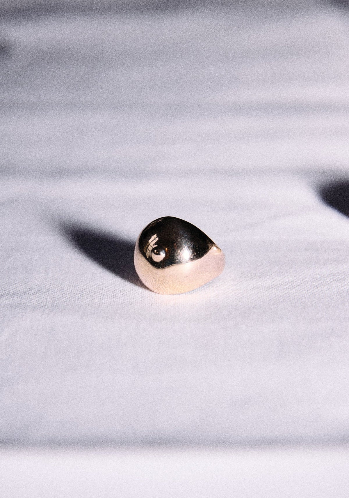 Boob ring in 9kt gold
