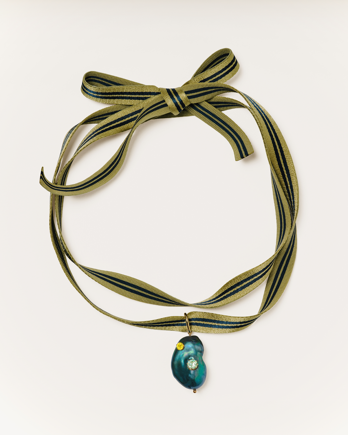 Padmé necklace in Night