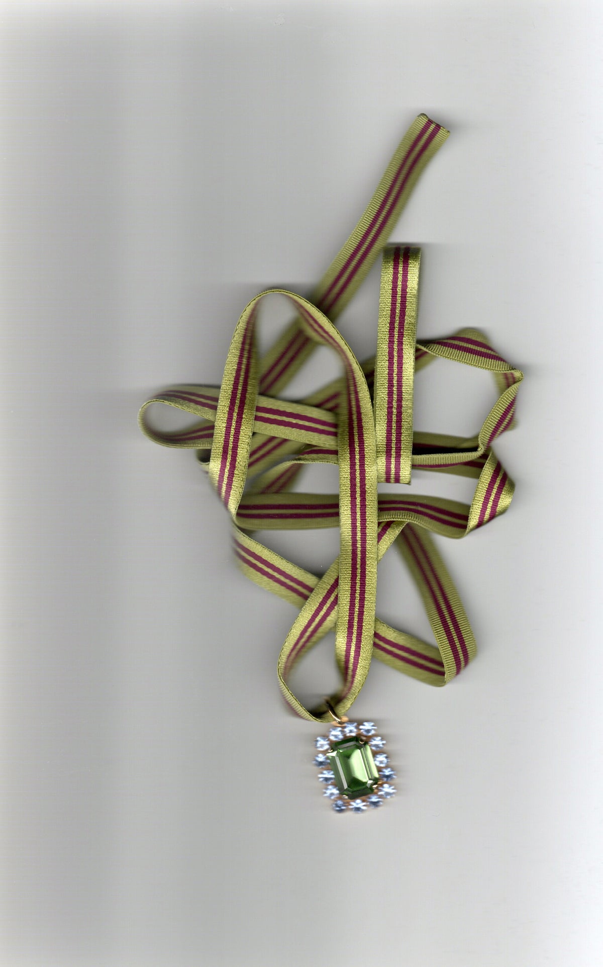 Rebecca necklace in Olive