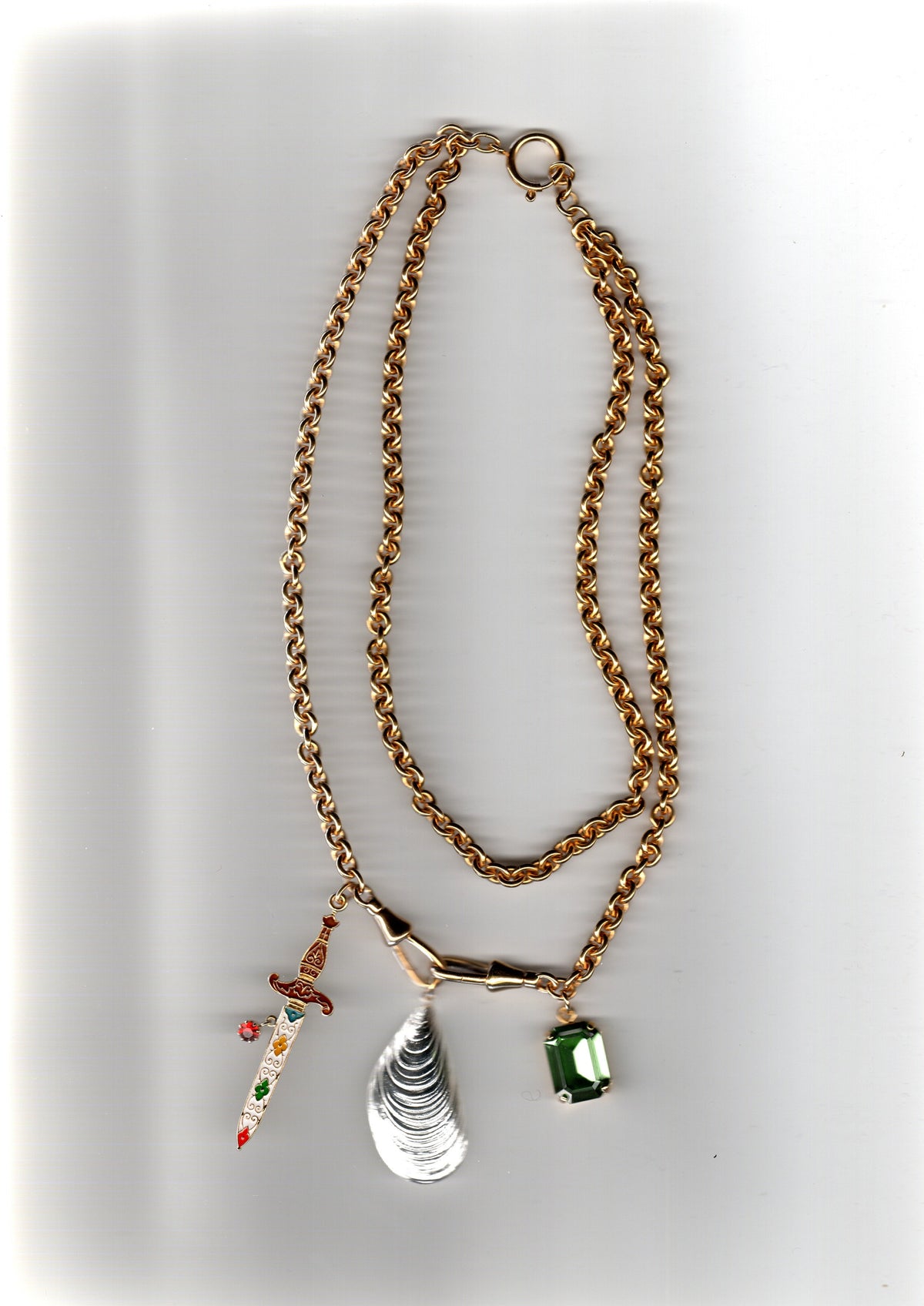 Lovers necklace with Sword/Silver mussel/Green strass